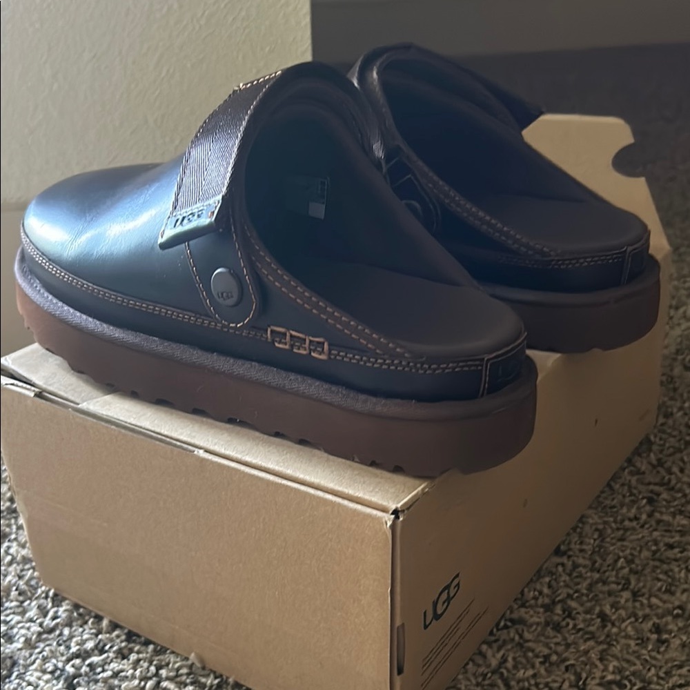 UGG Brown Leather Goldenstar